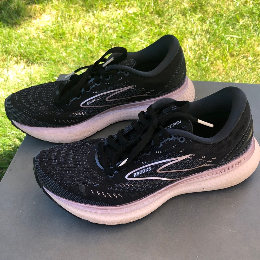 Brooks Womens Glycerin 19 size 7 running shoes